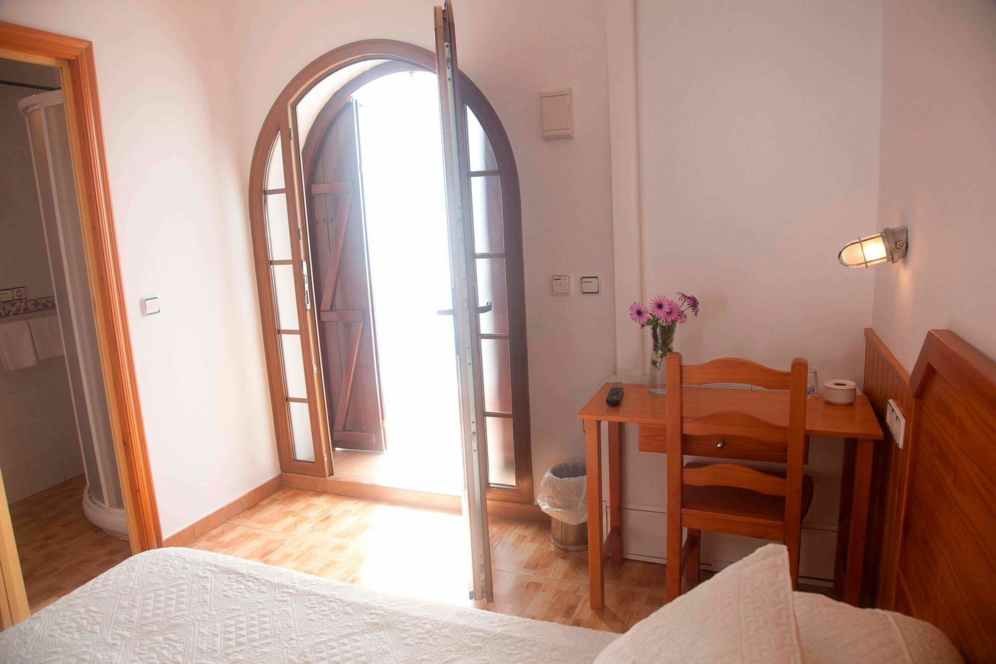 Hostal Mar De Frente Los Canos De Meca Zewnętrze zdjęcie